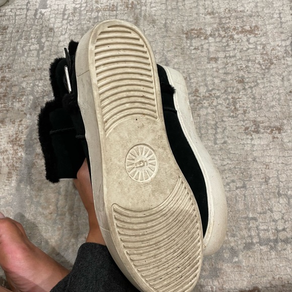 UGG booties sneaker style - Picture 3 of 4